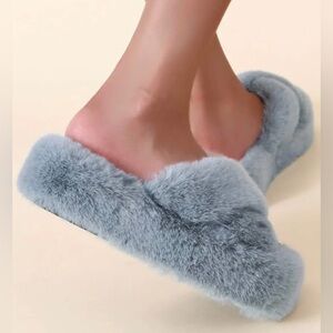 Fashion Cross Band Soft Plush Slipper Powder Blue 225mm = US size 5.5 New in Box